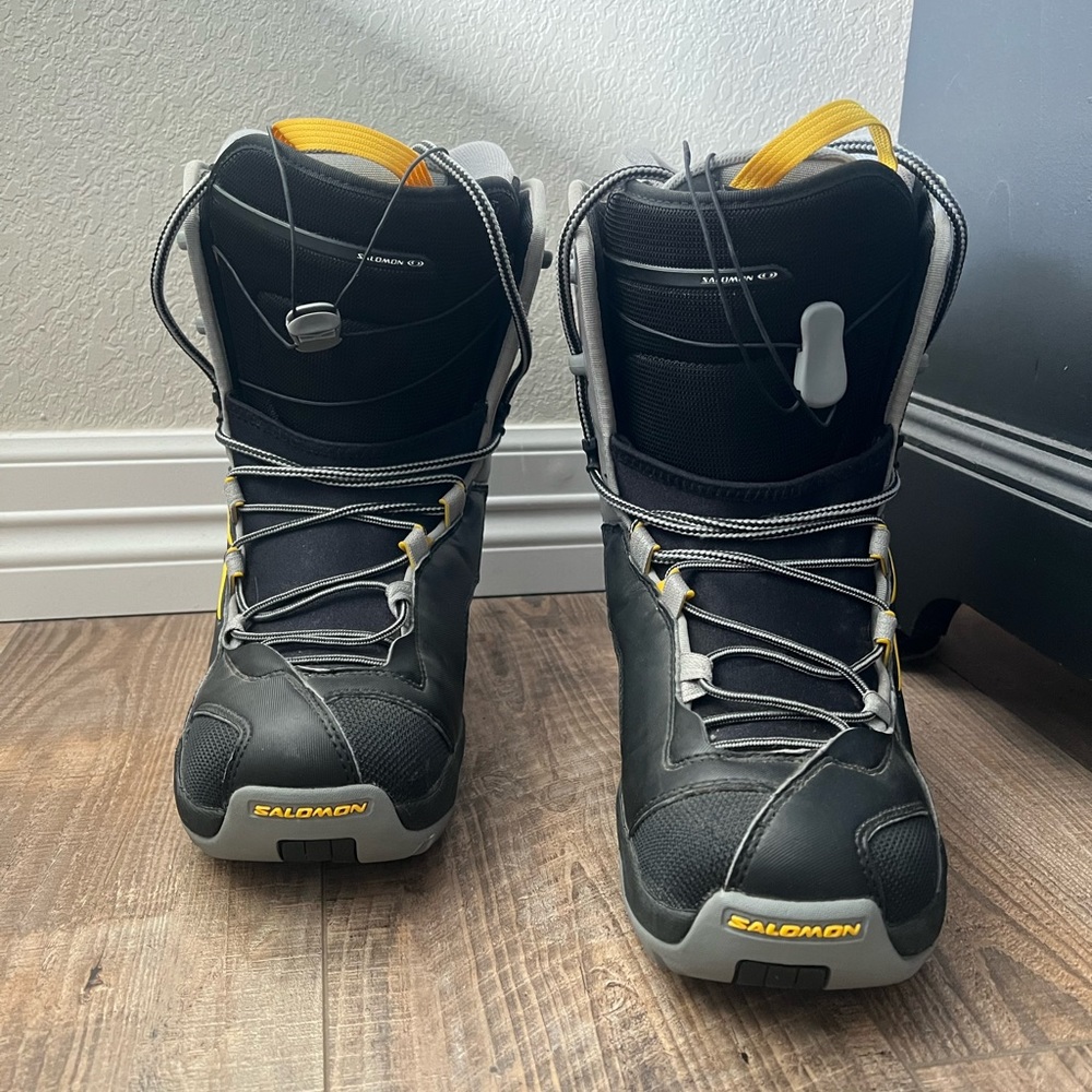 Salomon Men’s Maori Snowboarding Boots, Size 9